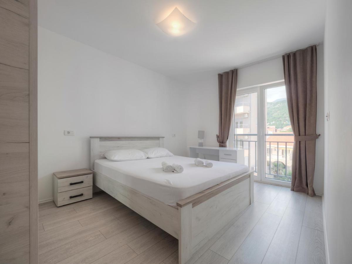 Family Three Bedroom Apartment Brando Budva Eksteriør billede