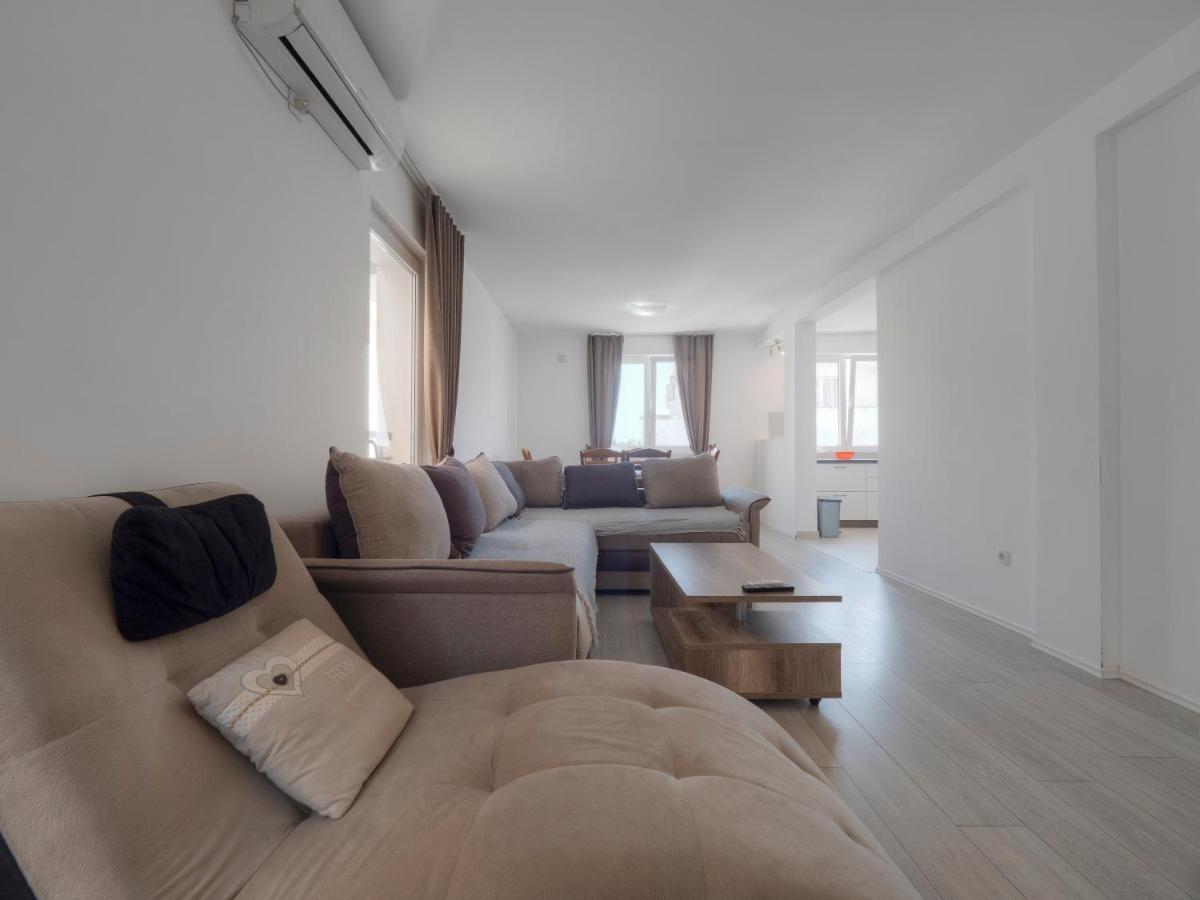 Family Three Bedroom Apartment Brando Budva Eksteriør billede